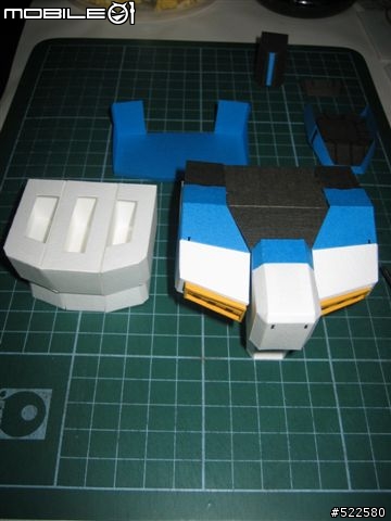 June設計的Hi_nu_Gundam (紙模型)
