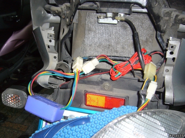 MAJESTY 馬車 125 DIY 後方向燈橫亮 + 自製 LED 方向燈