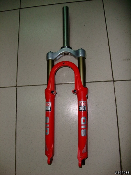 請問這支 RockShox SID 前叉避震器   是0幾年的? 有什們功能呢?