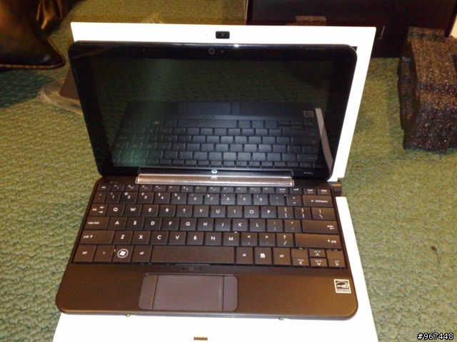 [遲來的開箱文] 我的提早情人禮物~HP MINI 1000 (1035NR)