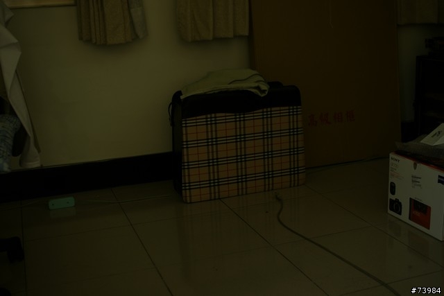 [簡單測試-第二次固定光源測試更新]市售保護鏡測試(SONY T*,Schneider,B+W,Marumi,Kenko,MASSA)