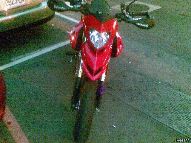 巧遇杜卡迪HYPERMOTARD