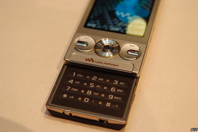 SonyEricsson 2009新機發表--W705