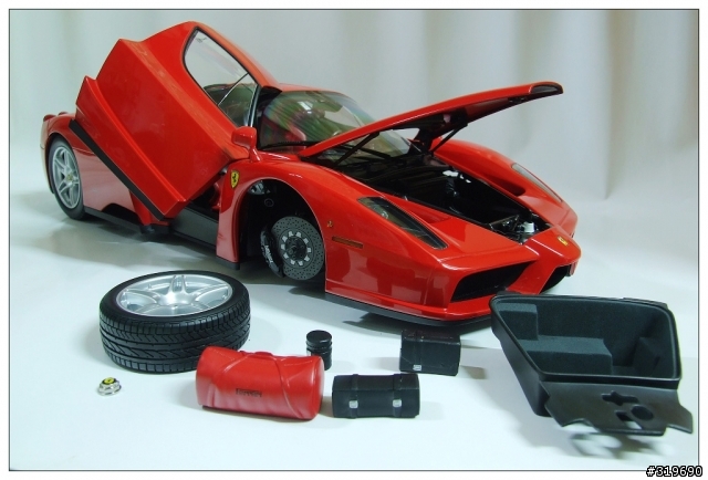 1:12 Ferrari ENZO & McLaren F1
