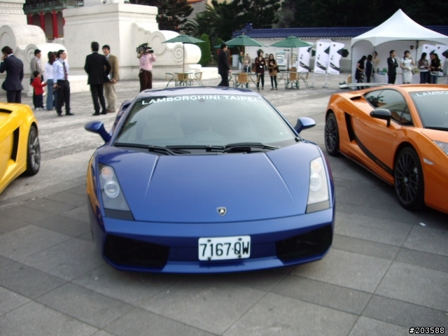 Lamborghini在中正紀念堂的發表會
