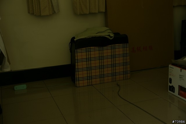 [簡單測試-第二次固定光源測試更新]市售保護鏡測試(SONY T*,Schneider,B+W,Marumi,Kenko,MASSA)