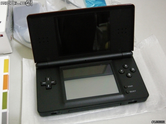 [分享][瑕疵???](紅黑機才有嗎???)緋紅/黑 簡單開箱~非山寨機XD!_3月3日2009更新