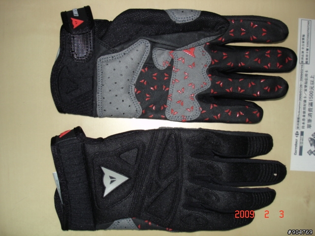 開箱? 開袋? ~低調的 Dainese 手套~