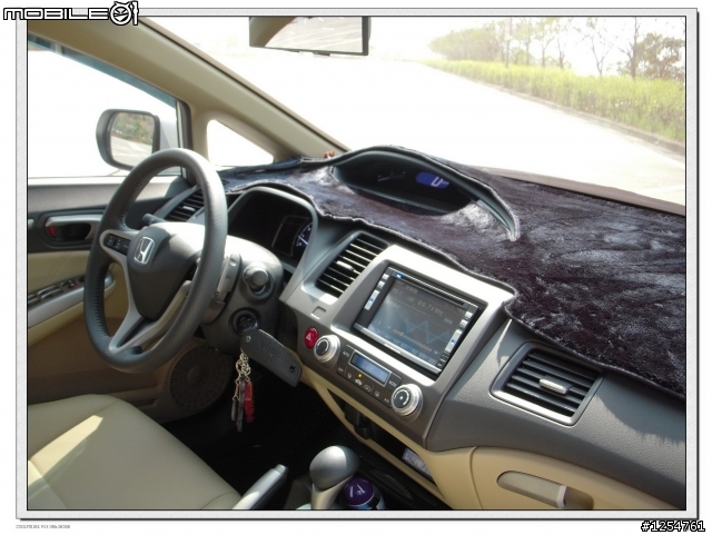 【遲交的報告】Civic 8th  白色   開箱