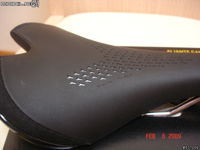 [分享] Fi'zi:k(Fizik) Aliante Gamma XM坐墊