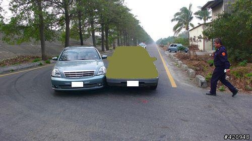 沒有畫中線小路可以併排行車嗎?