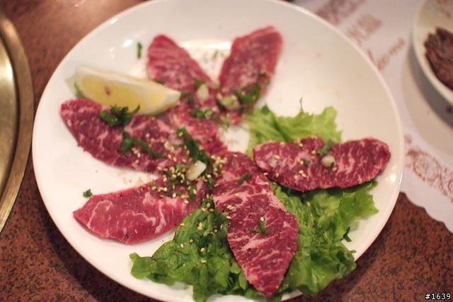 大口吃肉 快意人生 一番館食記