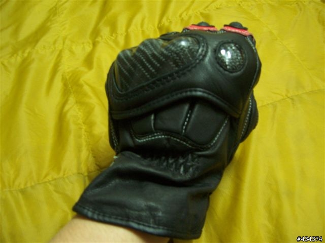 【開箱】KOMINE 競技手套 - GK-707 - EO SHORT CARBON GLOVES