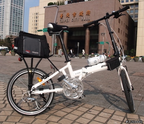 請問有關於要適合收納Oyama A300的攜車袋 ？