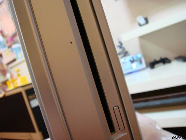 [SOHO族 最佳選擇]SONY VAIO VGC-LN15T 薄型家用電腦