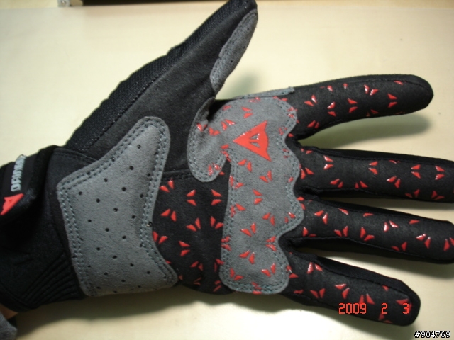 開箱? 開袋? ~低調的 Dainese 手套~