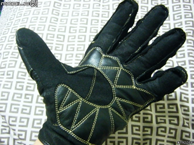 [分享] Komine GK-408 "三低"防摔短手套 .....真的是開袋文
