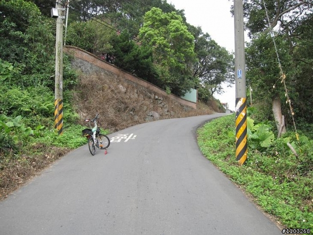 魯肉腳      北投 " 中央北路 四段 30巷    探勘....