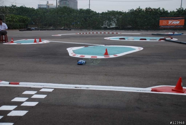[賽事]台灣第一屆D1GP甩尾賽花絮(圖太多，請小心服用...)上篇