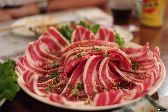 大口吃肉 快意人生 一番館食記