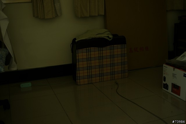 [簡單測試-第二次固定光源測試更新]市售保護鏡測試(SONY T*,Schneider,B+W,Marumi,Kenko,MASSA)