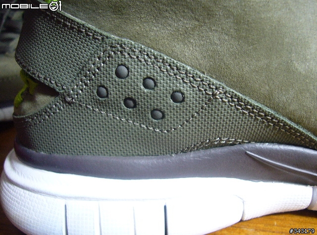 [分享] NIKE Free Hybrid Boot Premium 軍綠