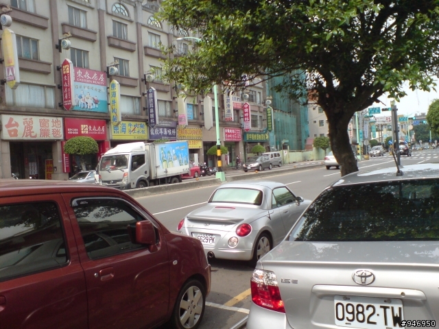 [貼圖] 這是什麼怪車?