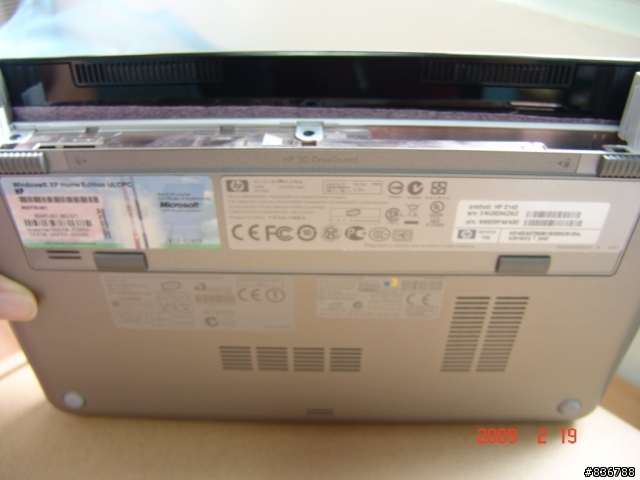 開箱分享--燒燒燒~~ HP Mini 2140 10吋超迷你時尚銀筆記