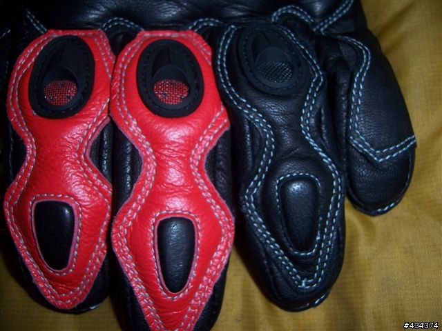 【開箱】KOMINE 競技手套 - GK-707 - EO SHORT CARBON GLOVES
