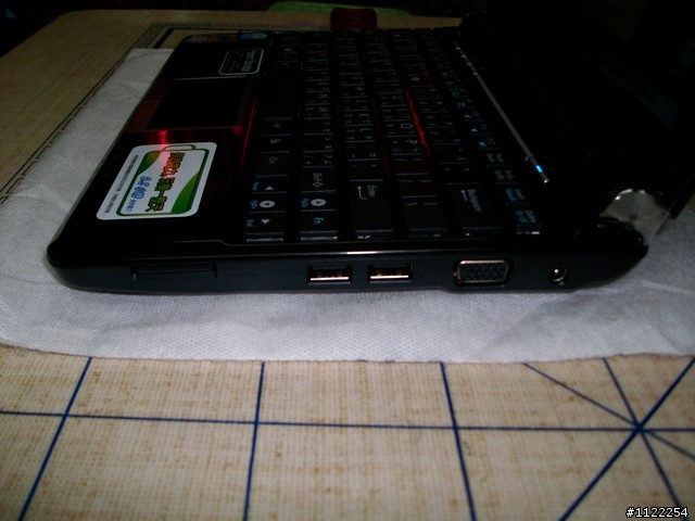 [分享] 台灣版 Asus EeePC 1000HE 開箱文+簡單測試