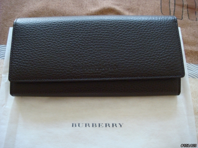 [開箱]最近買的Burberry長夾