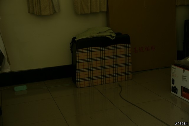 [簡單測試-第二次固定光源測試更新]市售保護鏡測試(SONY T*,Schneider,B+W,Marumi,Kenko,MASSA)