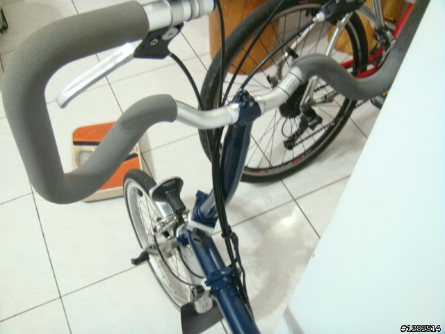 最近新買的小布  Brompton   風暴藍   2007年版....................(有點想換2009)