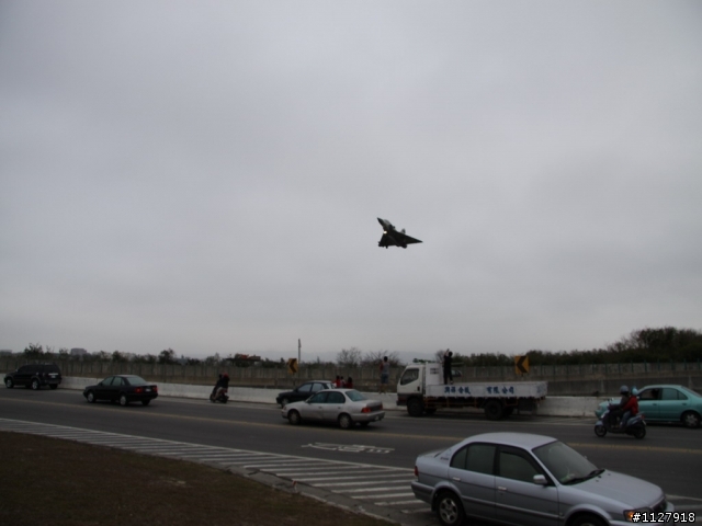 50D第一次試拍幻象2000飛機降落