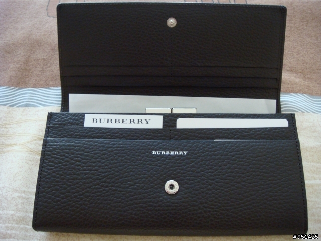 [開箱]最近買的Burberry長夾