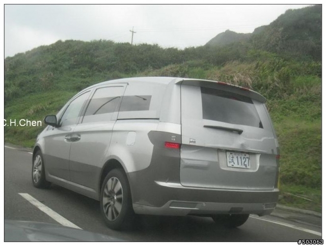 今天在台2線上發現這掛測牌的車..請問一下這台是那個廠牌的呢?