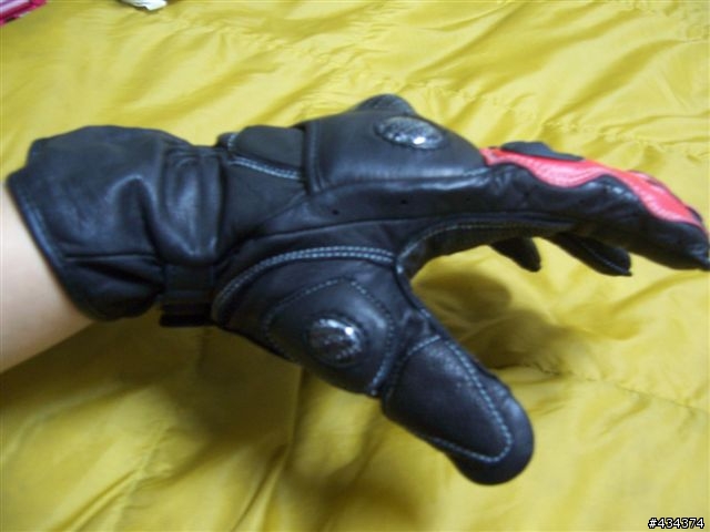 【開箱】KOMINE 競技手套 - GK-707 - EO SHORT CARBON GLOVES