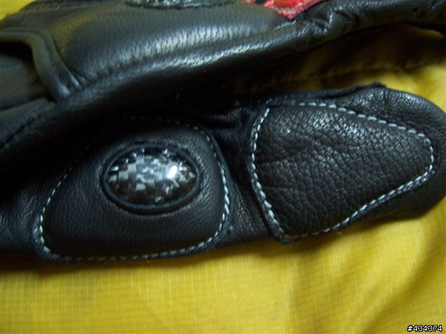 【開箱】KOMINE 競技手套 - GK-707 - EO SHORT CARBON GLOVES