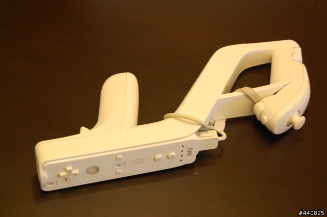 [阿咪又敗家] Wii 原廠 Zapper (槍架) 入手開箱
