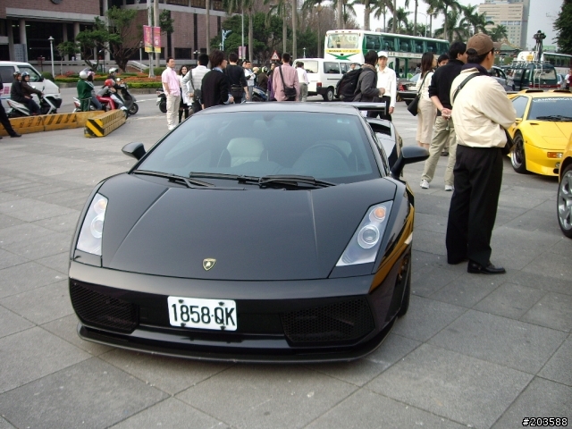 Lamborghini在中正紀念堂的發表會