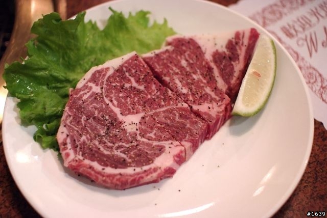 大口吃肉 快意人生 一番館食記