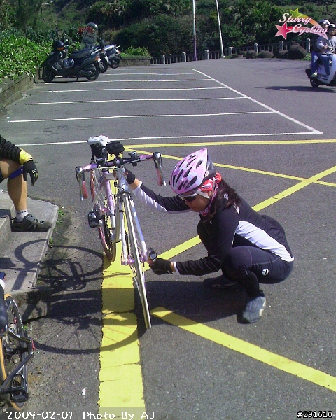 我的老天爺阿...北海岸風大到呆!!!!!(小徑輪 vs 公路車)