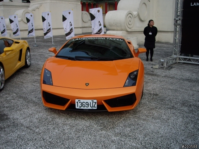 Lamborghini在中正紀念堂的發表會