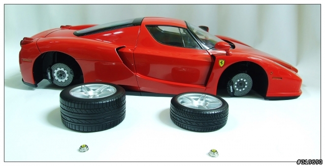 1:12 Ferrari ENZO & McLaren F1