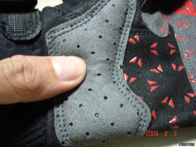 開箱? 開袋? ~低調的 Dainese 手套~