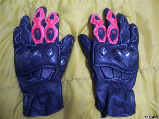 【開箱】KOMINE 競技手套 - GK-707 - EO SHORT CARBON GLOVES