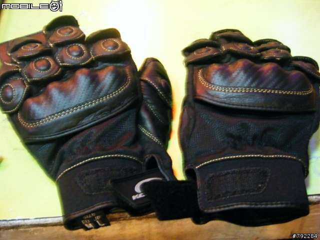 [分享] Komine GK-408 "三低"防摔短手套 .....真的是開袋文