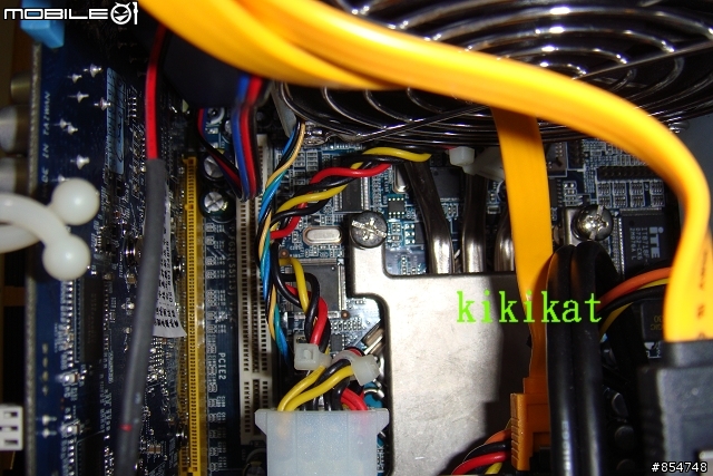技嘉ATI 4670顯示卡改善風扇噪音裝進浩鑫XPC