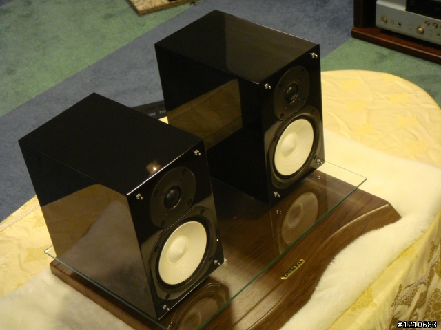 一組床頭可以聽音樂也可以當電腦音響的喇叭 ONKYO CS-420 隨性看看