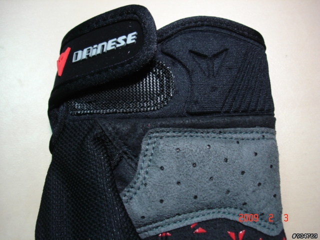 開箱? 開袋? ~低調的 Dainese 手套~
